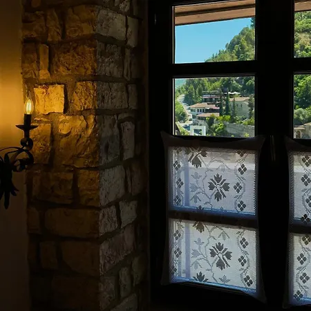 White House Boutique & Restaurant - Since 1999 Hotel Berat