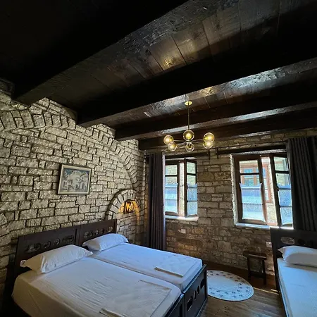 Hotel White House Boutique & Restaurant - Since 1999 Berat