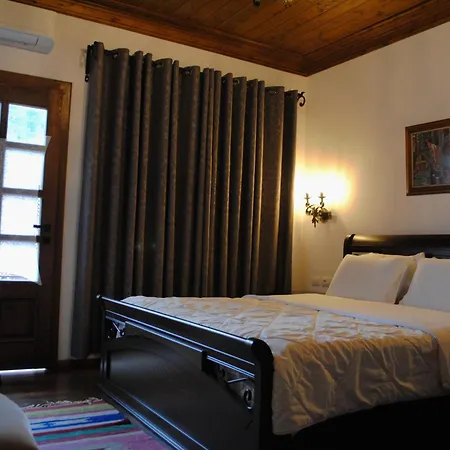 White House Boutique & Restaurant - Since 1999 Hotel Berat