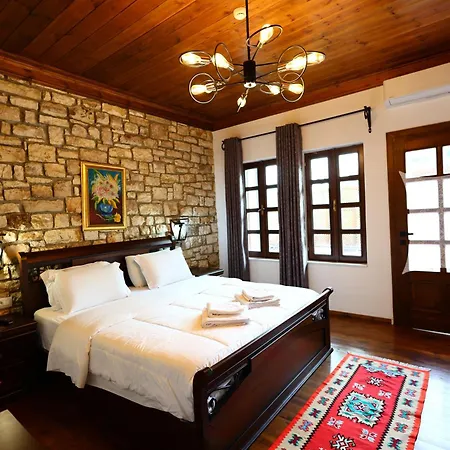 Hotel White House Boutique & Restaurant - Since 1999 *